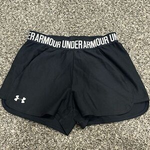 Black Under Armour athletic shorts with pockets